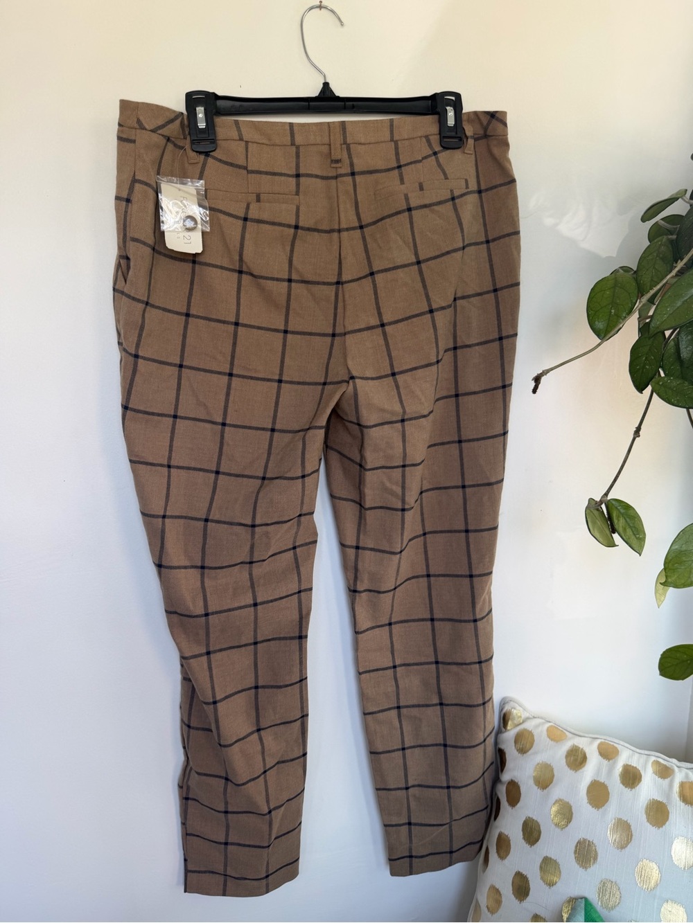 Tan plaid trousers - Picture 2 of 3